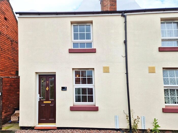 2 Bedroom End Of Terrace House To Rent In Orchard Street, Oswestry, Shropshire, SY11