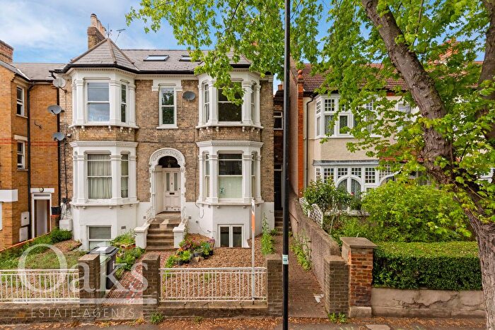 3 Bedroom Flat To Rent In Lewin Road, Streatham, SW16