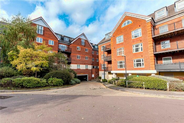 2 Bedroom Flat To Rent In Dorchester Court, London Road, Camberley, GU15