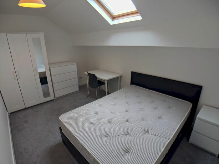 3 Bedroom Flat To Rent In Bed – Parsonage Road, Withington, M20