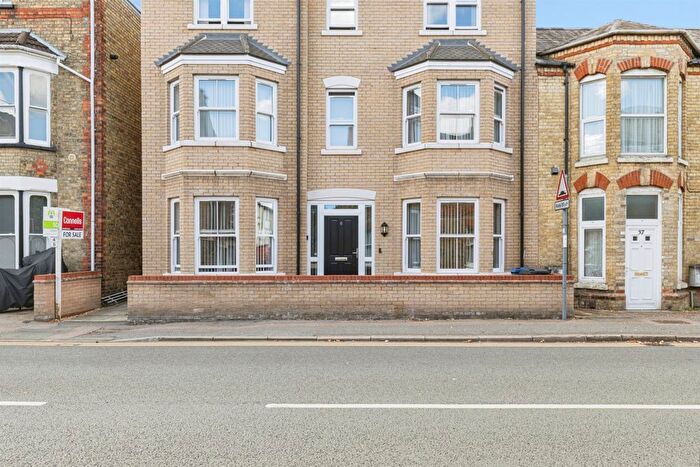 2 Bedroom Flat For Sale In New Street, St. Neots, PE19