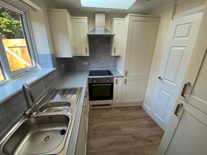 2 Bedroom Detached Bungalow To Rent In Monkton Heathfield, Taunton, TA2