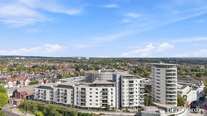 2 Bedroom Flat For Sale In Axiom Apartments, Mercury Gardens, RM1
