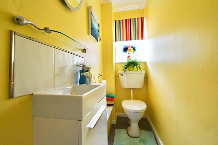 4 Bedroom Detached House For Sale In Greenfields, Earith, Huntingdon, PE28