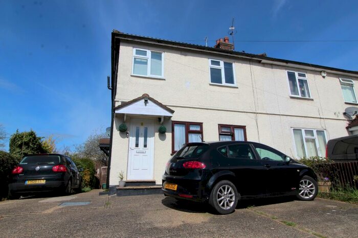 2 Bedroom Maisonette To Rent In Deaconsfield Road, Hemel Hempstead, Hertfordshire, HP3