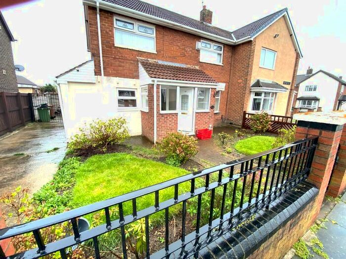 3 Bedroom Semi-Detached House To Rent In Birrell Square, Sunderland, Tyne And Wear, SR5