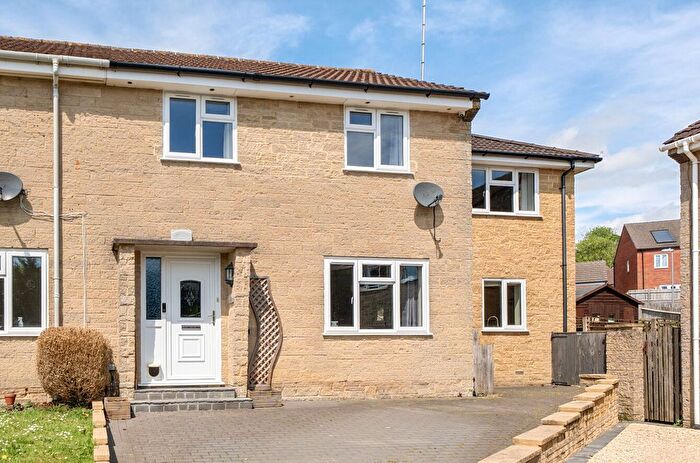 5 Bedroom End Terrace House To Rent In Dukes Close, BA9