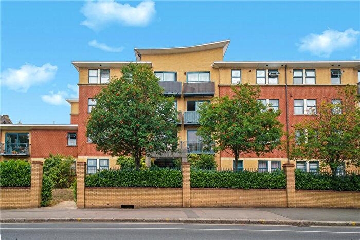 2 Bedroom Apartment For Sale In Tottenham Lane, London, N8