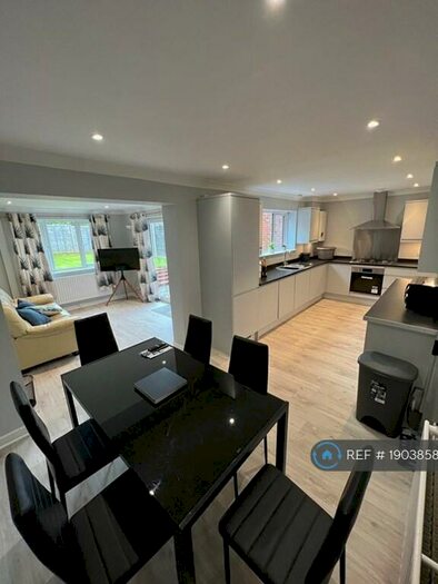 4 Bedroom Terraced House To Rent In Hunts Close, Guildford, GU2