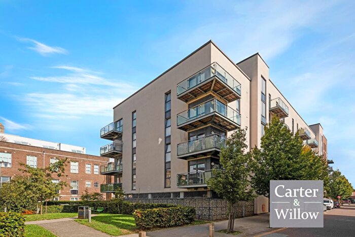 2 Bedroom Flat For Sale In Aston House, Campus Avenue, Dagenham, RM8