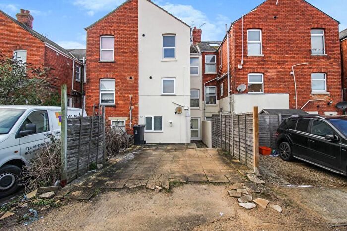 1 Bedroom Flat To Rent In York Road, Swindon, SN1