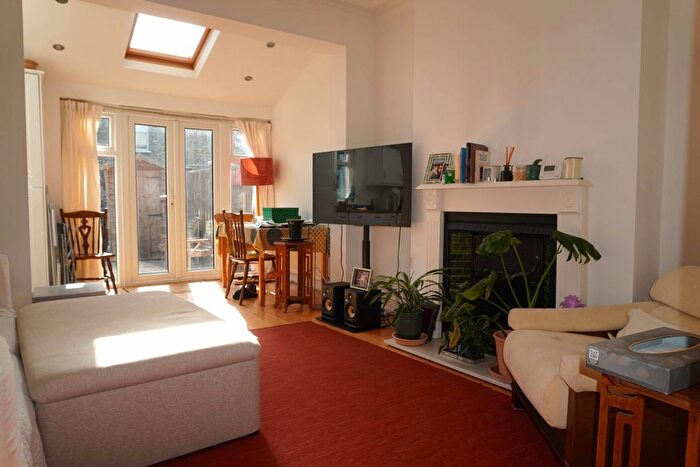 2 Bedroom End Of Terrace House To Rent In Kingsleigh Avenue, London, W13