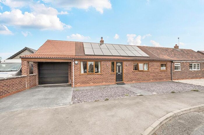 4 Bedroom Semi-Detached Bungalow For Sale In Tune Street, Osgodby, Selby, YO8
