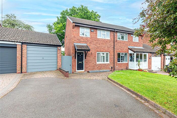 3 Bedroom Semi-Detached House For Sale In Kingham Close, Winyates Green, Worcestershire, Redditch, B98