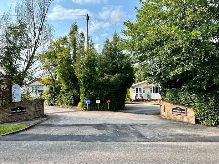 2 Bedroom Mobile/park Home For Sale In Agden Brow Park, Agden Brow, Lymm, WA13