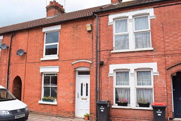 2 Bedroom End Of Terrace House To Rent In King Edward Street, Milton Keynes, MK13
