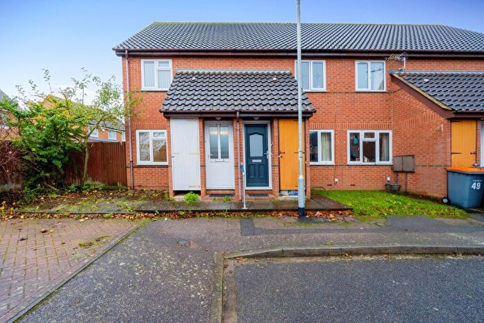 2 Bedroom End Of Terrace House To Rent In Viking Grove, Kempston, MK42