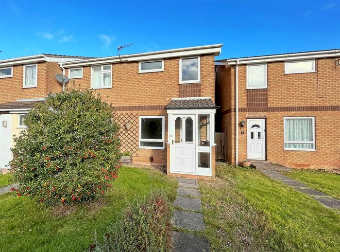 2 Bedroom Town House To Rent In Kingsbridge Avenue, Mapperley Plains, Nottingham, NG3