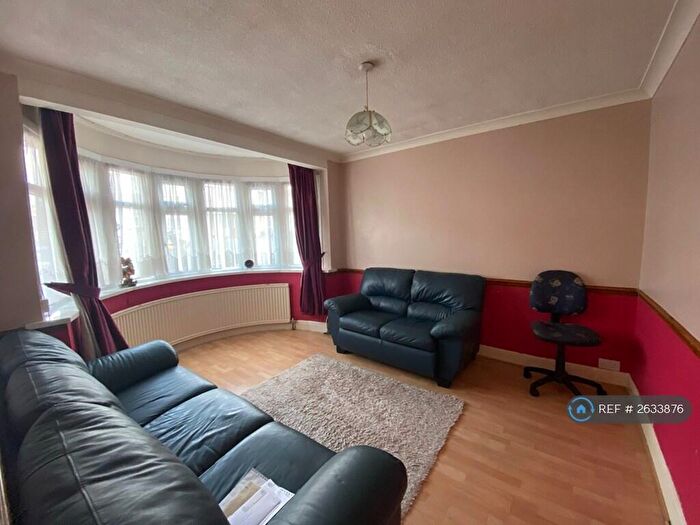 4 Bedroom Terraced House To Rent In Capthorne Avenue, Harrow, HA2