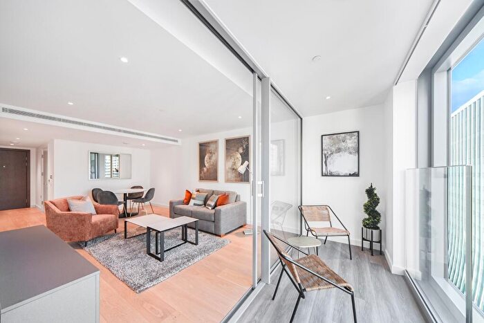 1 Bedroom Apartment To Rent In Landmark Pinnacle, Marsh Wall, E14