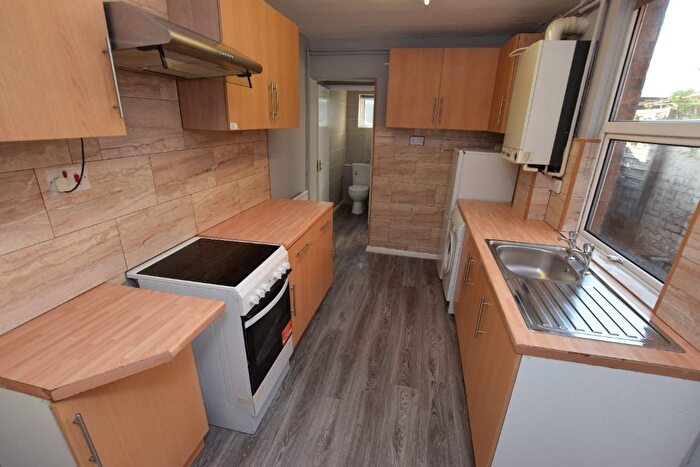 1 Bedroom Flat To Rent In Overstone Road, Northampton, NN1