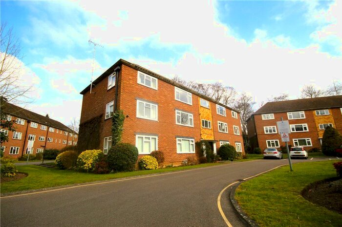 2 Bedroom Flat To Rent In Christchurch Road, Virginia Water, Surrey, GU25