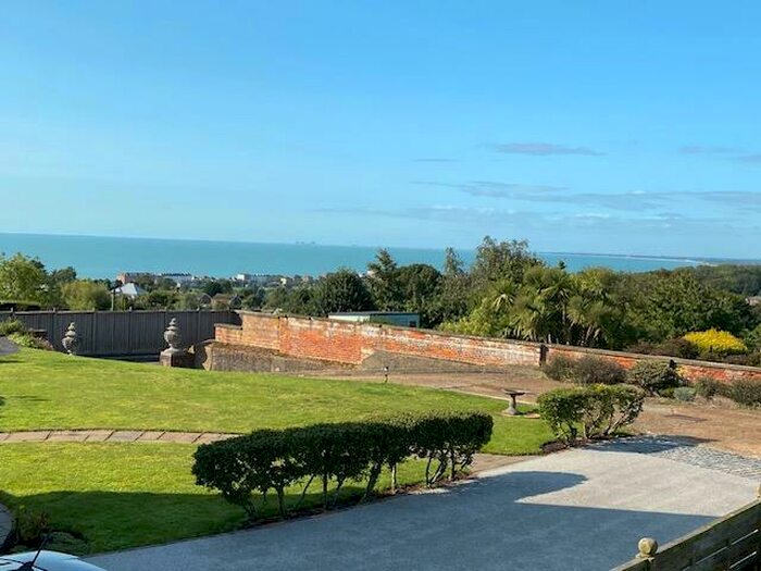 3 Bedroom Detached Bungalow For Sale In Bassett Close, Hythe, CT21