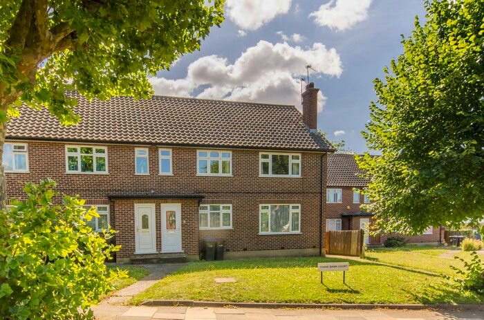 2 Bedroom Maisonette To Rent In Avenue Road, Oakwood, London, N14