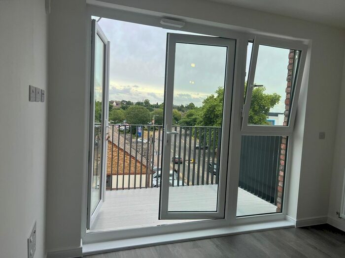 2 Bedroom Flat To Rent In Victoria Road, Chelmsford, CM1