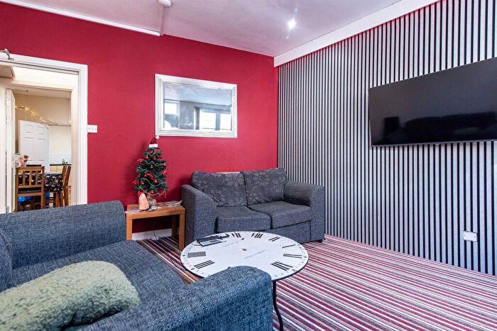 4 Bedroom Terraced House To Rent In Peveril Street, NG7