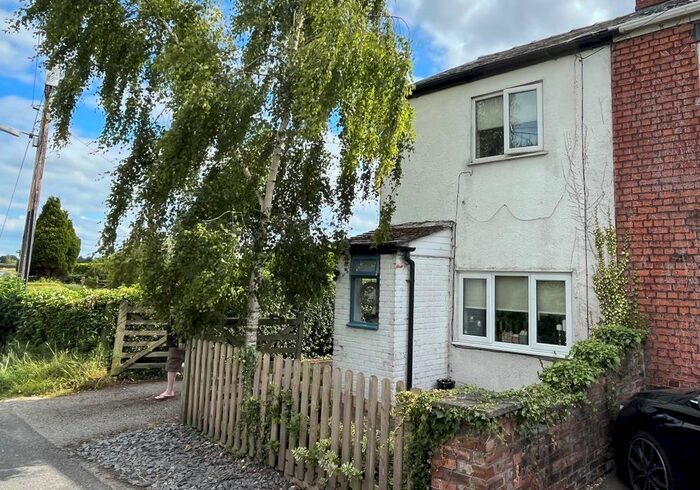 3 Bedroom Semi-Detached House For Sale In Birches Lane, Lostock Green, Northwich, Cheshire, CW9