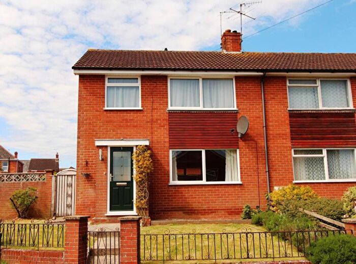 3 Bedroom House To Rent In Derwent Gardens, Yeovil, BA21