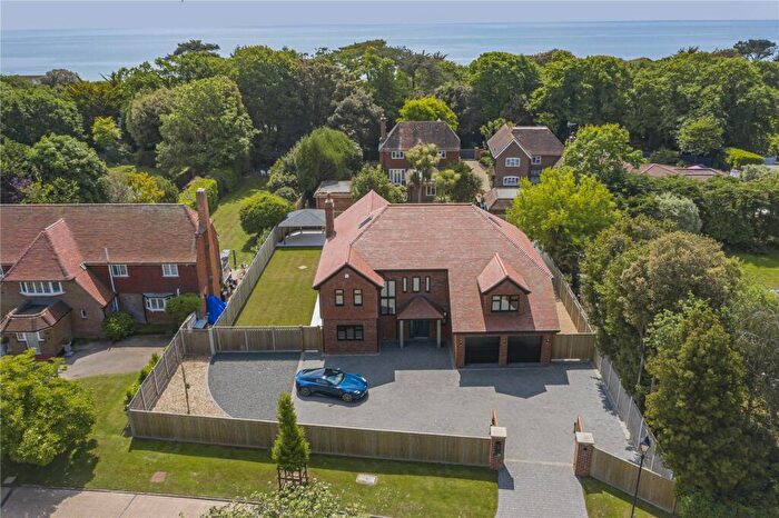 5 Bedroom Detached House For Sale In Kingsway, Aldwick, West Sussex, PO21