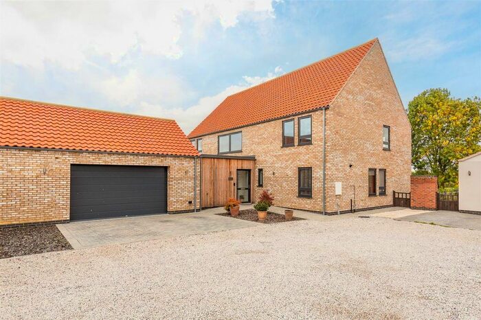 4 Bedroom Detached House For Sale In Chapel Mead, North Kelsey, LN7