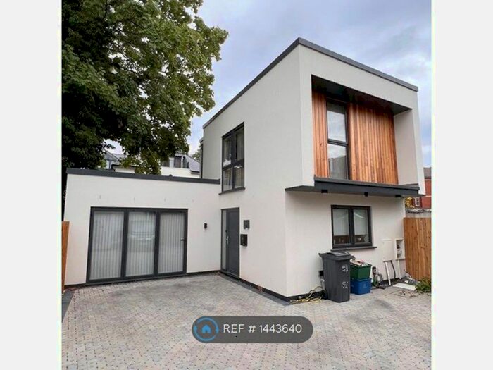 2 Bedroom Detached House To Rent In Lodge Road, Croydon, CR0