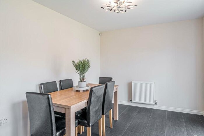 4 Bedroom Detached House For Sale In The Crossing, Kingswinford, DY6