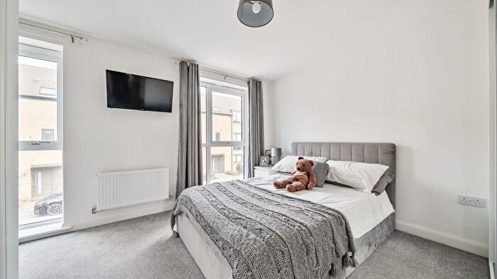 2 Bedroom Semi-Detached House For Sale In Plymouth Close, Cambridge, CB3