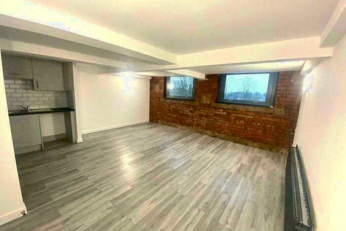 2 Bedroom Duplex To Rent In Whingate, Leeds, West Yorkshire, LS12