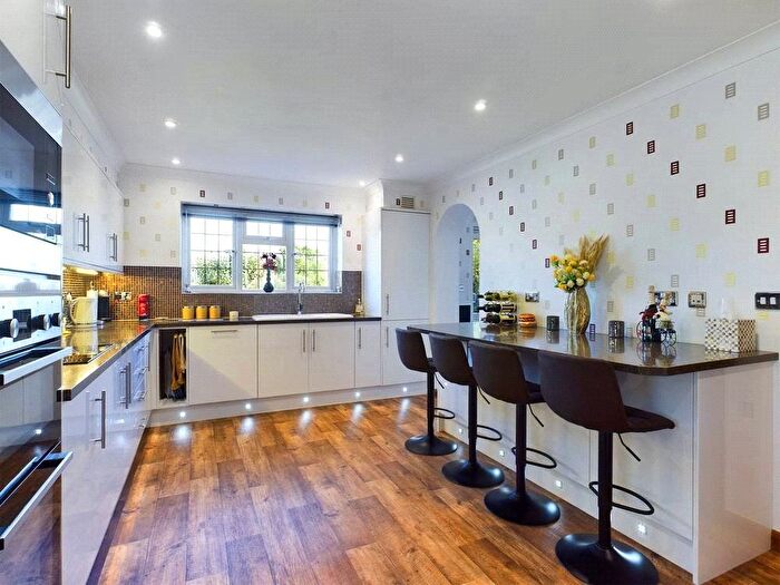 4 Bedroom Detached House For Sale In Barchester Way, Tonbridge, Kent, TN10