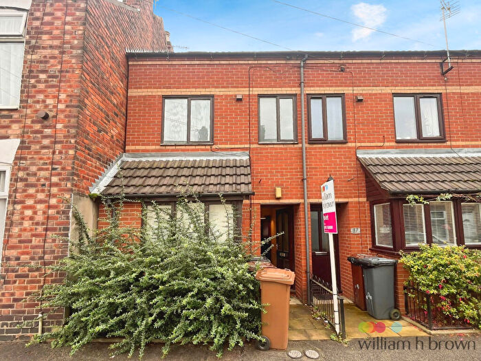 3 Bedroom Town House To Rent In Wilson Street, Lincoln, LN1