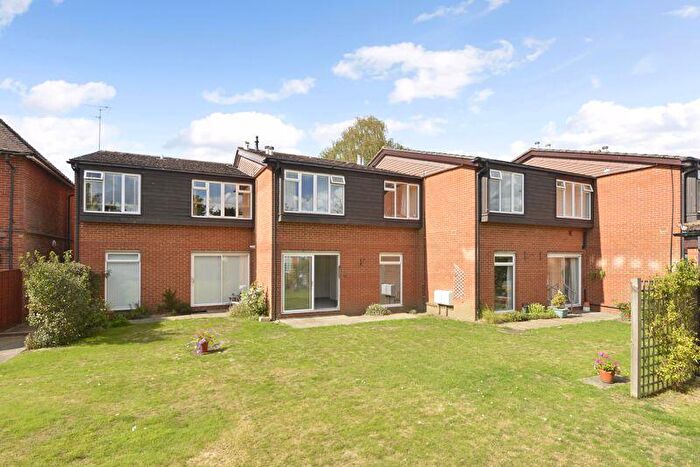 1 Bedroom Flat For Sale In Hesketh Close, Cranleigh, GU6