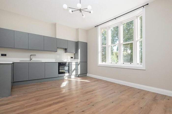 2 Bedroom Flat To Rent In Rocks Lane Barnes, SW13