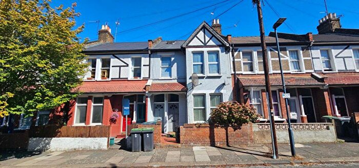 2 Bedroom Maisonette To Rent In Manchester Road, London, N15