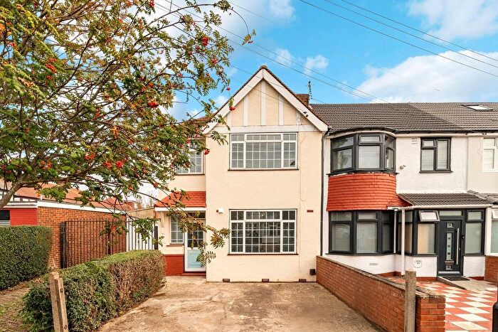 3 Bedroom Property To Rent In Kingsley Avenue, Southall, UB1