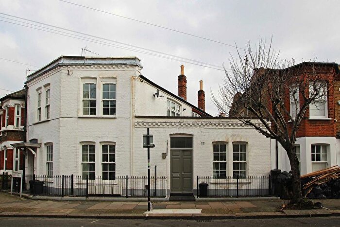 2 Bedroom Flat To Rent In Stanley Grove, Stanley Grove, SW8