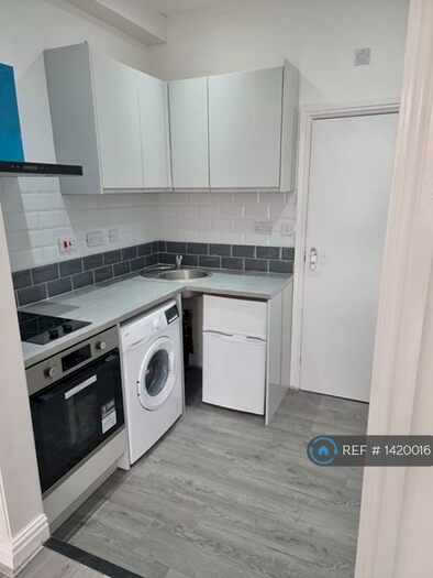 Studio To Rent In Pershore Road, Selly Park, Birmingham, B29