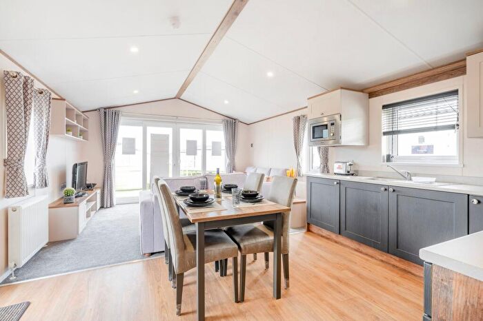 2 Bedroom Park Home For Sale In Arbor Lane, Pakefield, NR33