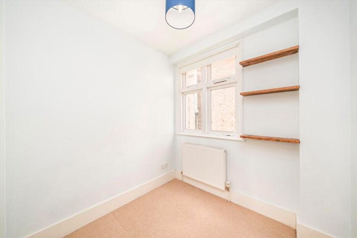 2 Bedroom Flat For Sale In Canonbie Road, Forest Hill, SE23