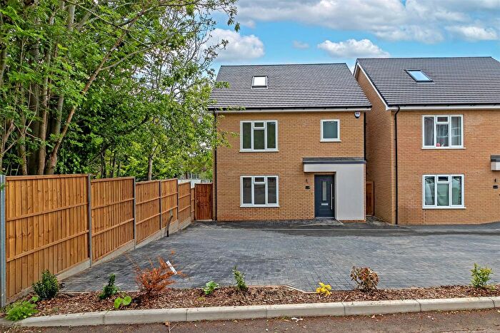 4 Bedroom Detached House For Sale In Birchmead Close, New Greens, St. Albans, AL3