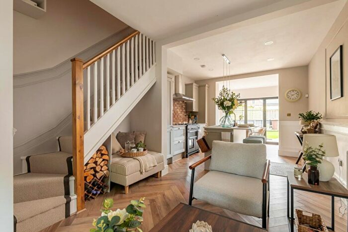 2 Bedroom Terraced House To Rent In Bramhall Lane, Stockport, SK2